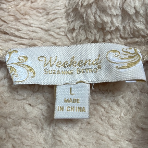 Suzanne Betro Weekend cardigan.  Cream with cable knit sleeves.  Size Large. - Picture 2 of 8